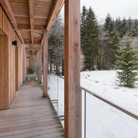 And Medvedin Spindleruv Mlyn