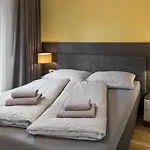 Appartement And Medvedin *